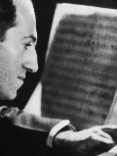 作曲中的喬治.蓋希文 | George Gershwin composing