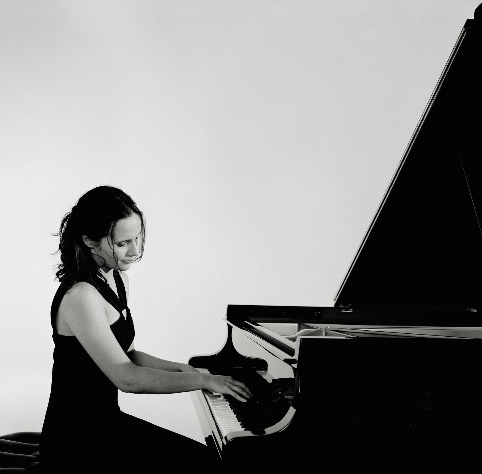 鋼琴家：伊蓮.葛莉茉 （Hélène Grimaud , b.1969-）